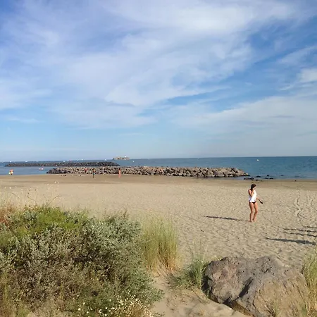 Le Cap D'agde Savannah 1,rez De Jardin, Accès Piscine Et Plage. 4 Personnes * Agde